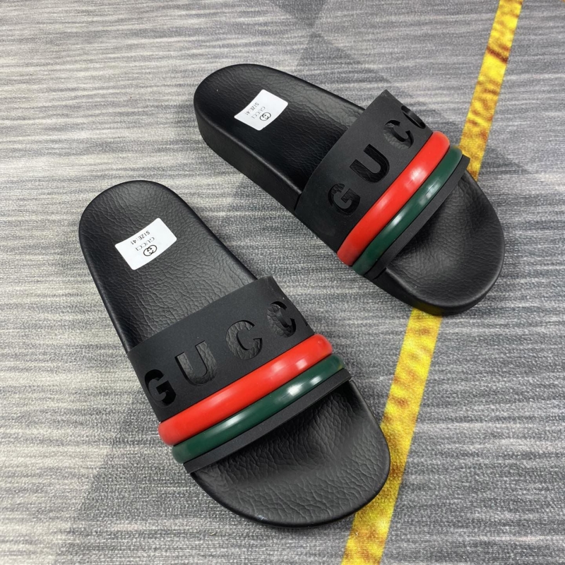 G*u*i slippers